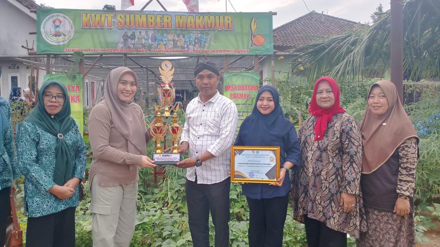 KWT Sumber Makmur Tiyuh Margodadi Juara 1 Tingkat Kabupaten 